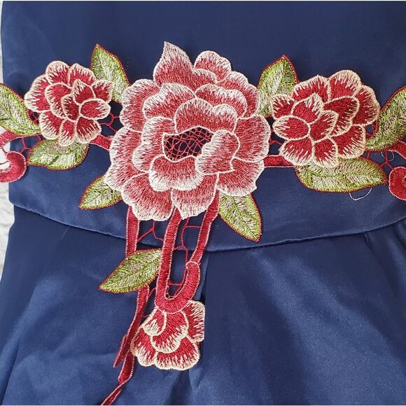 Trish Scully Child dress size 4 blue floral - Picture 3 of 7